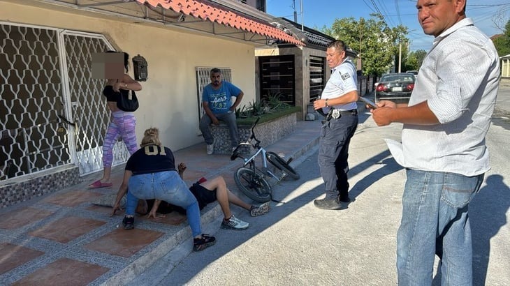 Ciclista sufre golpes tras impacto con camioneta en colonia Las Flores