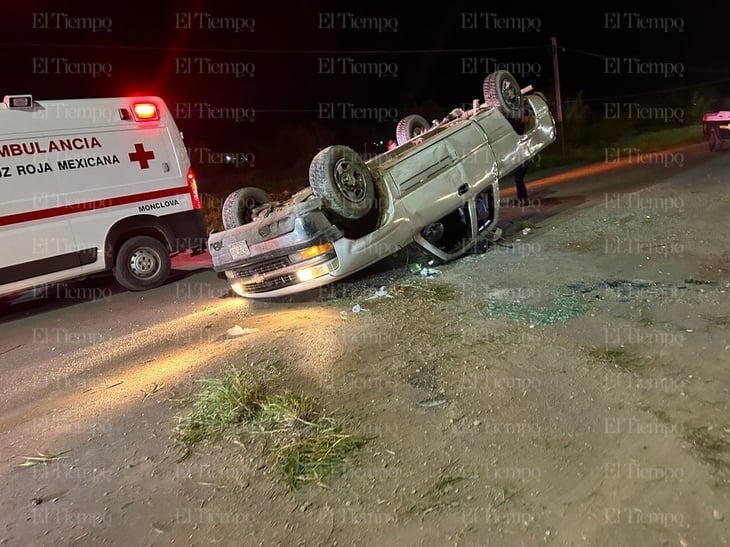 Vuelca camioneta en carretera 30: abuelo y nieto sobreviven al percance