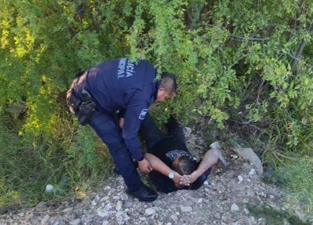 Hombre dormido moviliza a la autoridad