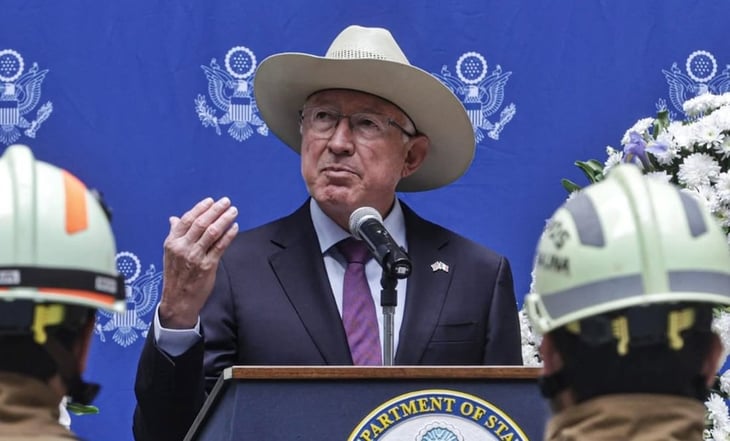 'Vivimos en un tiempo donde la democracia tiembla': Ken Salazar