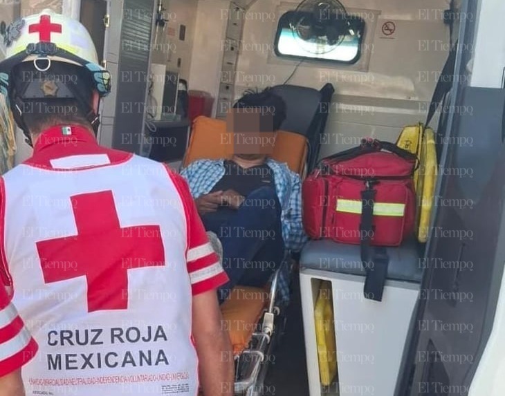 Motociclista resulta lesionado tras chocar contra camioneta en Frontera