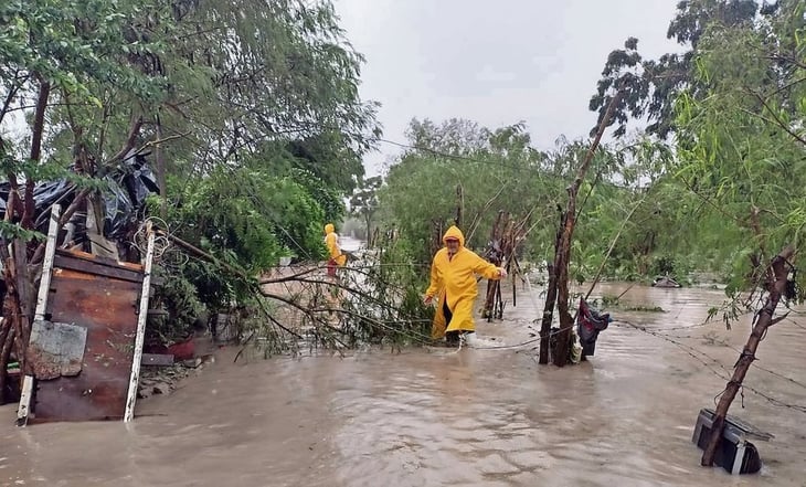 Ileana toca tierra en  Sinaloa y Baja California Sur; genera intensas lluvias	