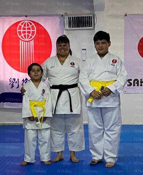 Logran menores ascender en disciplina de karate en Sokura Dojo