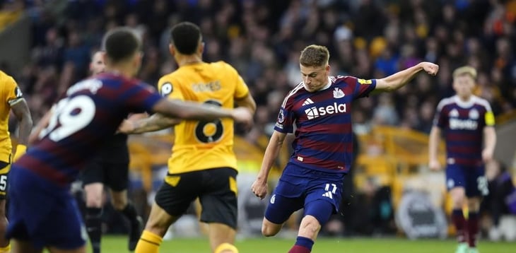 El Newcastle frustra a los Wolves con una remontada exprés