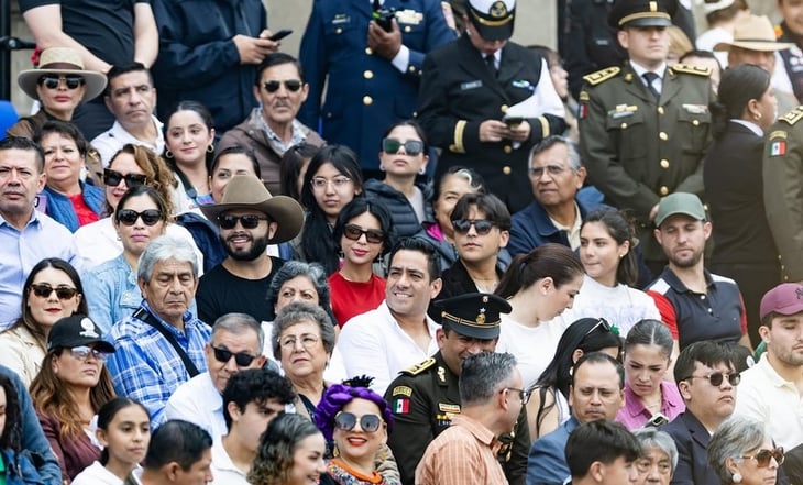 Ángela y Nodal, peinados como gemelos