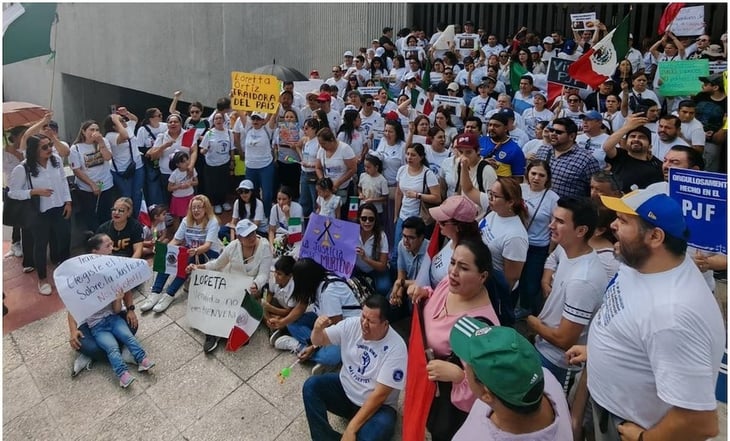 EU respalda críticas de Ken Salazar a cambios constitucionales; insiste en diálogo