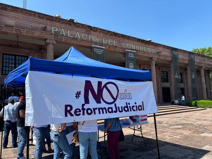 Protestan trabajadores del PJF en el Congreso del Estado