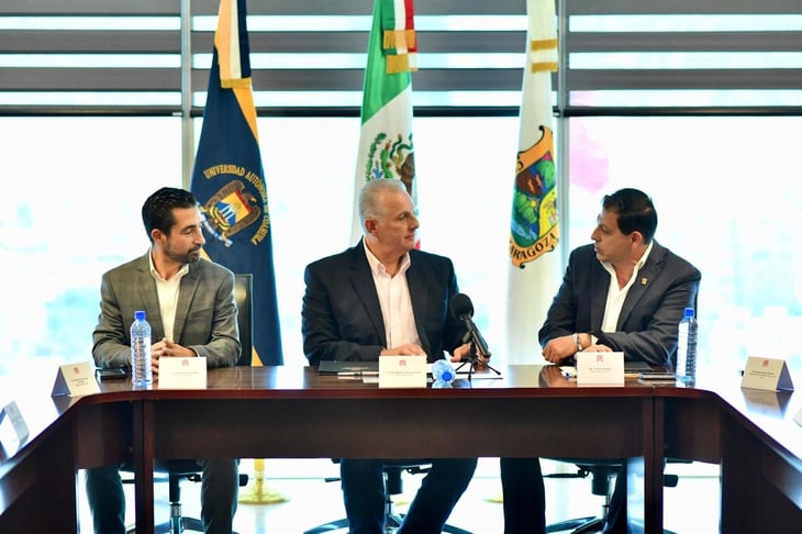 Firma Municipio  de Torreón convenio con la UAdeC en beneficio de la comunidad estudiantil  