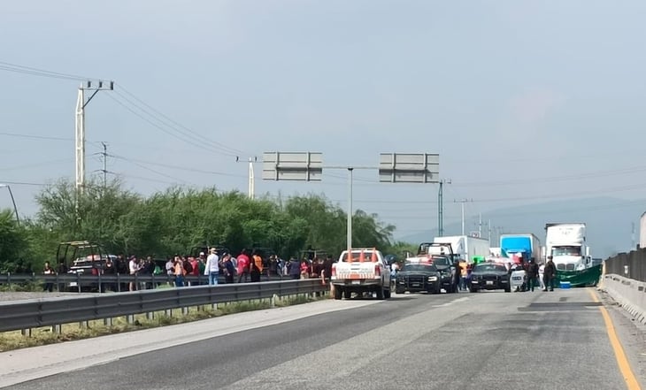 Trabajadores del Poder Judicial bloquean Libramiento Noreste en Nuevo León