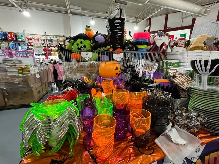  Comercios comienzan a ofrecer productos de Halloween y Día de Muertos