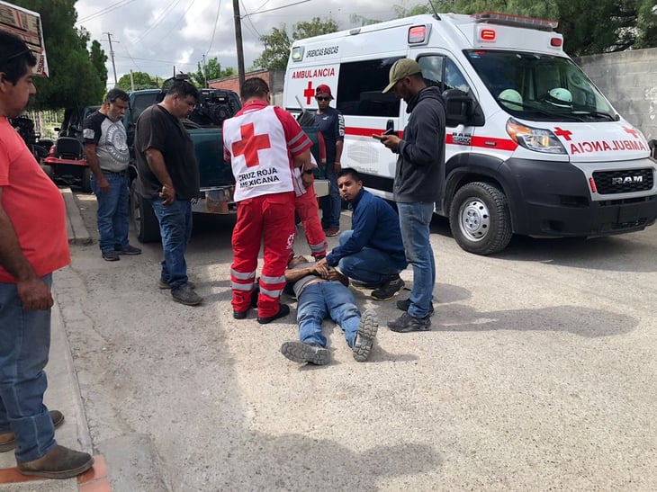 Hombre resulta grave al ser atropellado en las Delicias