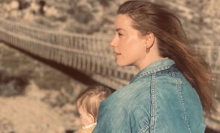 Amber Heard disfruta de un día soleado en España junto a su hija Oonagh Paige