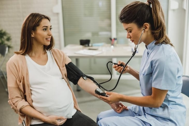 Las madres subrogadas tienen tasas de complicaciones más altas en el embarazo