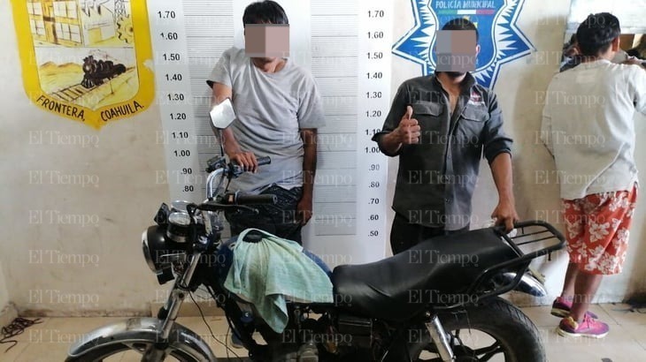 Capturan a dos ladrones tras robar una motocicleta en Frontera