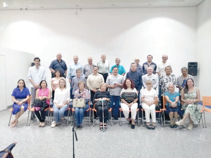 Néstor Jiménez presentó la conferencia 'La dama y el mercenario'