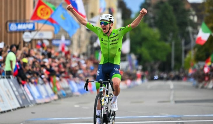 Tajed Pogacar logra el su primer título de campeón mundial de ciclismo