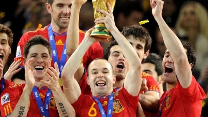 Andrés Iniesta, campeón de la Copa del Mundo de 2010, se retira del futbol