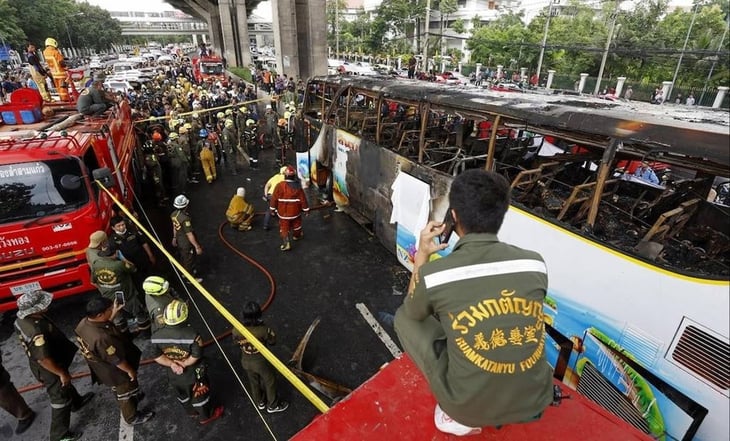 Tailandia identifica a 23 fallecidos en incendio de autobús escolar