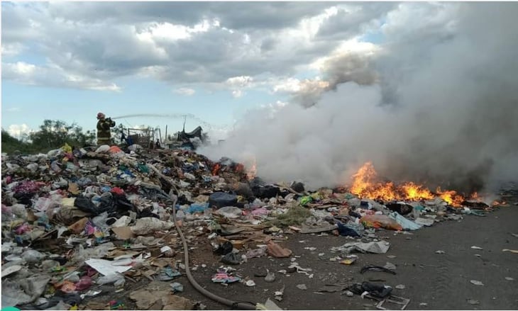 Se incendia basurero en Palaú