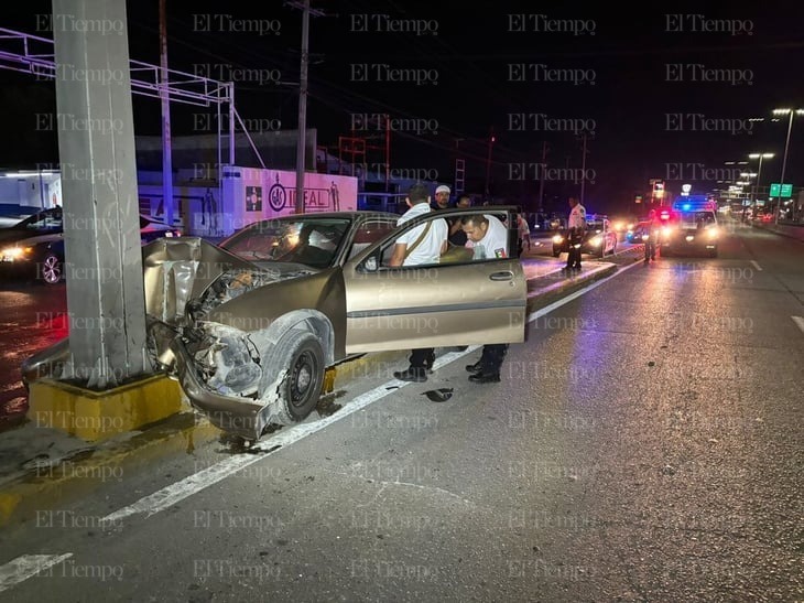 Conductor queda prensado tras accidente en el puente de Asturias