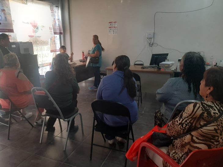 Saturan oficinas del Bienestar mujeres de 63 y 64 años en Piedras Negras