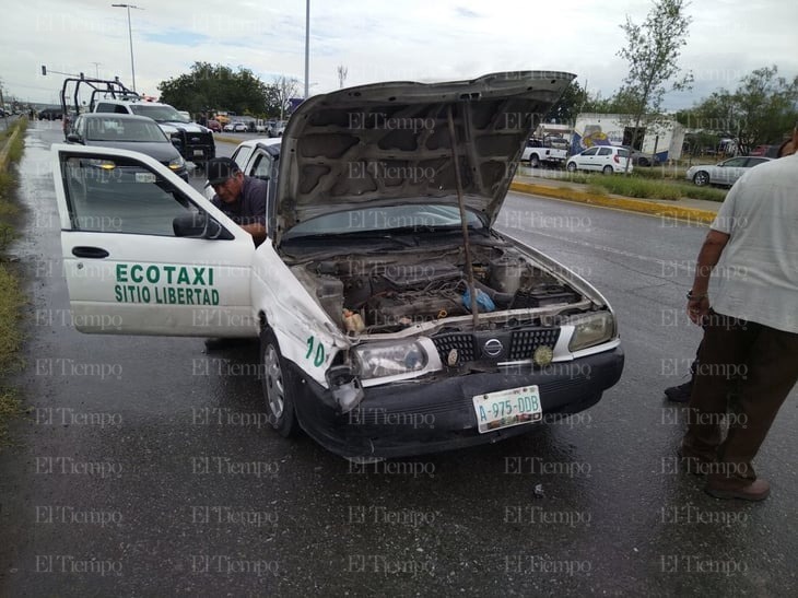 Apresurado taxista provoca choque en la colonia Pípila de Monclova