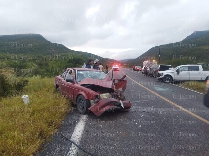 Paisano texano provoca choque frontal en la carretera antigua a Monclova