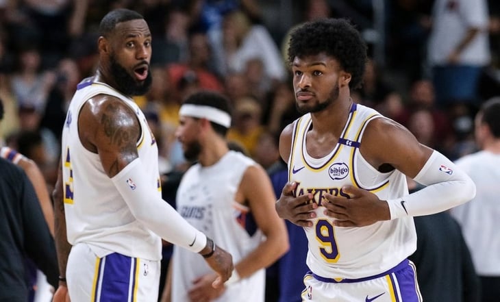 LeBron James y su hijo hacen historia; jugaron juntos por primera vez en la pretemporada de Lakers