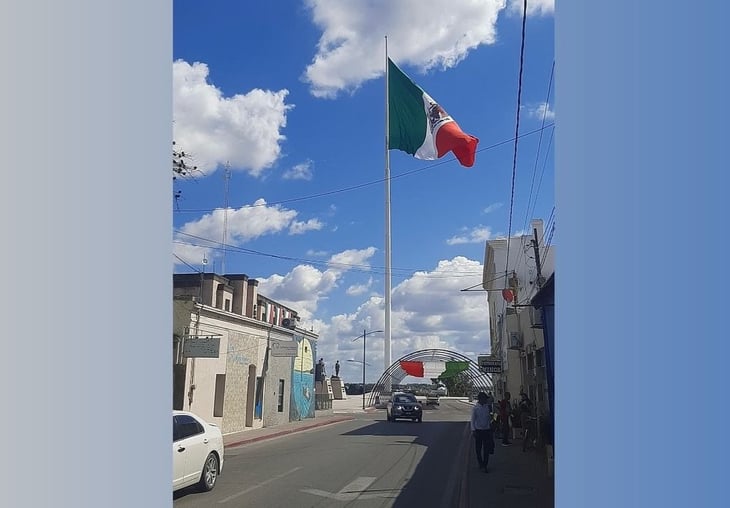 Reparan la bandera más grande del mundo