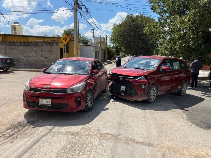 Mujer provoca fuerte choque en la colonia Del Río por no respetar señal de alto