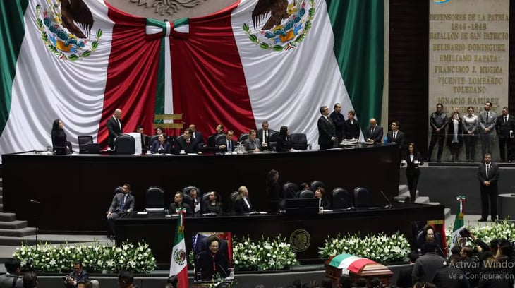 Legisladores y familiares rinden homenaje a Ifigenia Martínez en San Lázaro