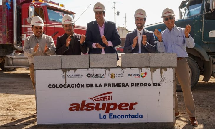 Colocan primera piedra de plaza comercial ‘Alsuper La Encantada’