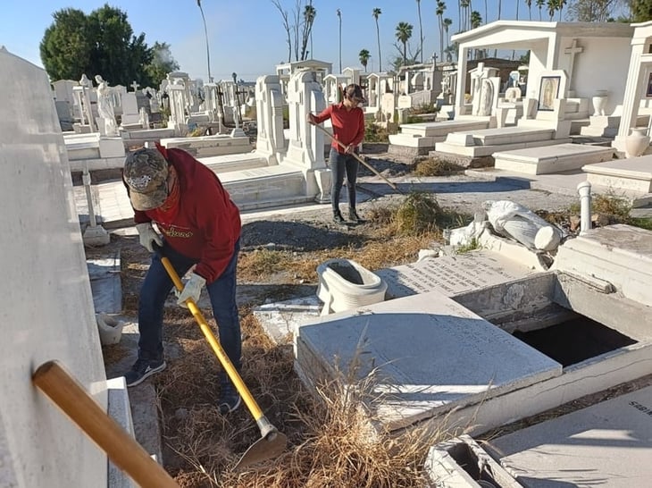 Comienzan labores de limpieza en el Panteón Municipal de San Pedro