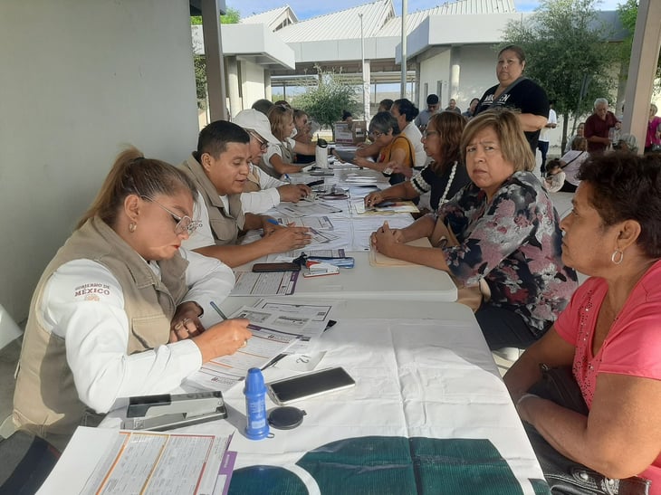 Mujeres 63 y 64 saturan registros para la pensión del Bienestar