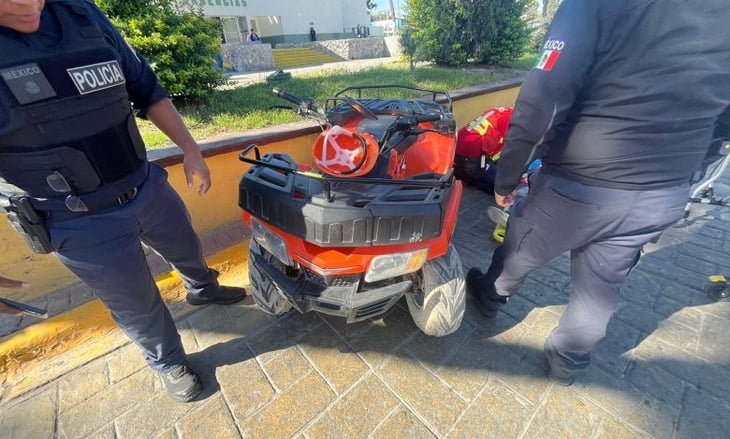 Se vuelca mujer en cuatrimoto