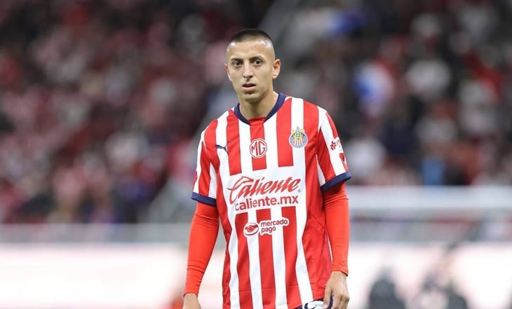 Roberto 'El Dinamita' Alvarado, el nuevo apodo del jugador de Chivas tras la polémica del petardo