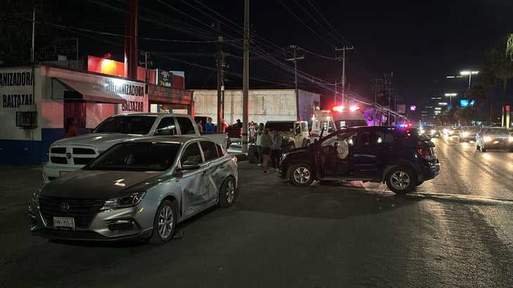 Accidente de tráfico en Monclova deja daños materiales y personas afectadas