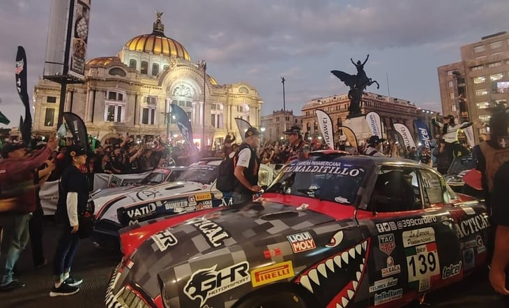 Locura en la llegada de la Carrera Panamericana a la CDMX