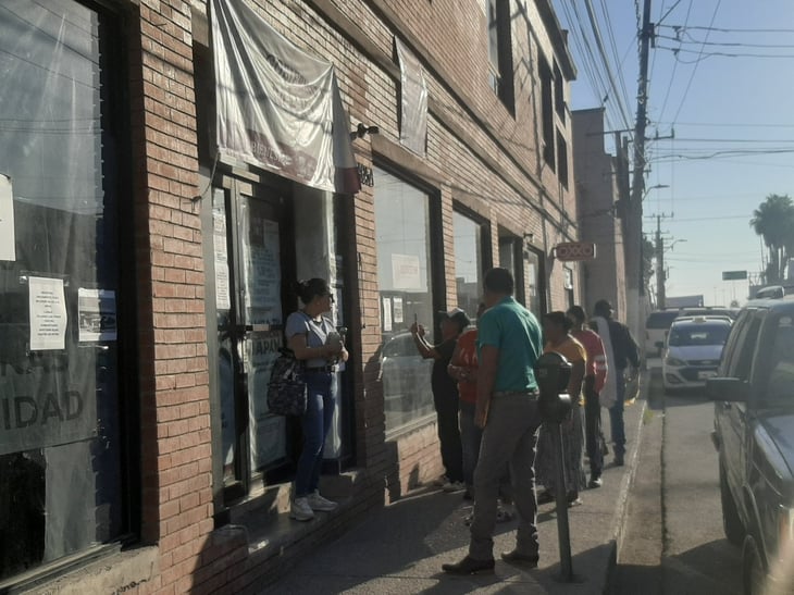 Protestan adultos mayores en Piedras Negras; no han cobrado pensión