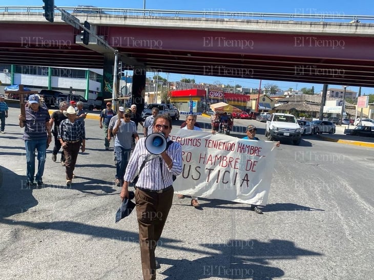 Pensionados del IMSS marchan para exigir pensiones dignas