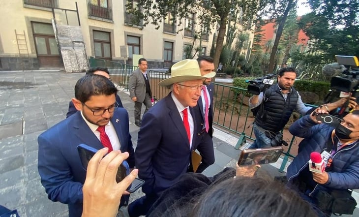 Embajador Ken Salazar regresa a Palacio Nacional, tras 'pausa' de AMLO