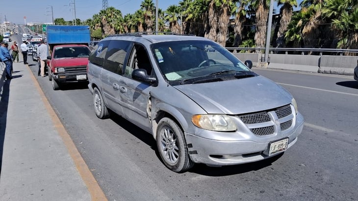 Apresurado conductor provoca carambola en el puente de AHMSA