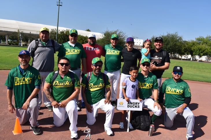 Angry Ducks apalea a la Politécnica dentro del softbol del Monclova Country Club