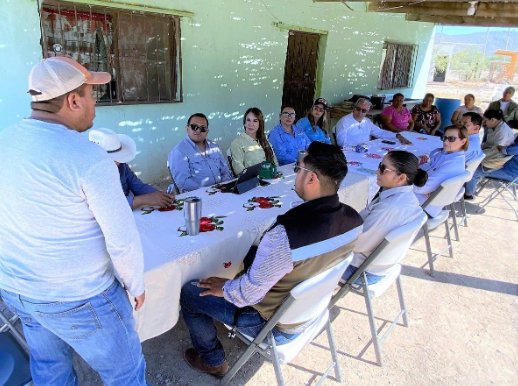 Realizan recorrido de revisión de obra en el ejido Barreal de Guadalupe 