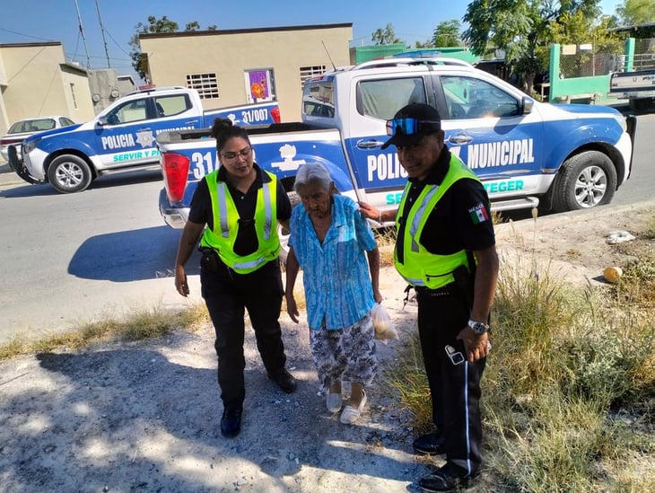 Policías de 'San Buena' promueven proximidad social