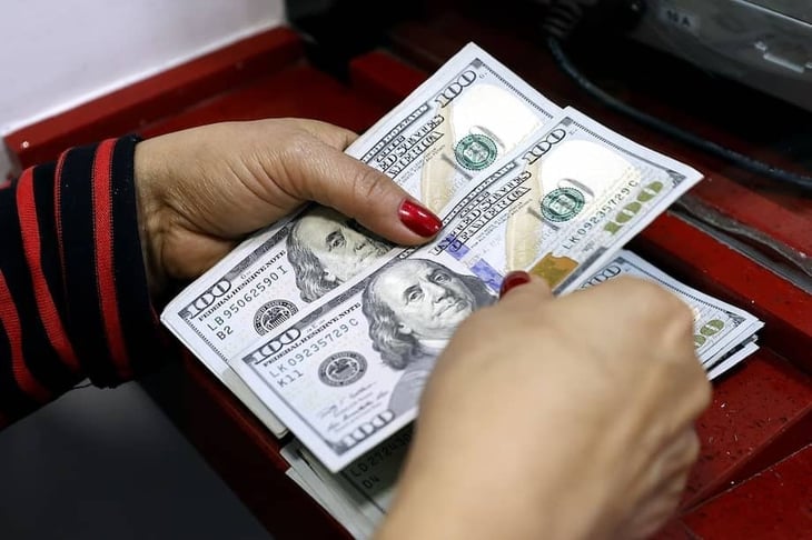 Precio del dólar abre a la baja en 19.66 pesos al mayoreo