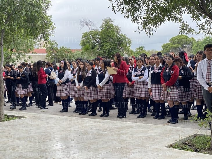 Normalistas festejan sexto aniversario de fundación 