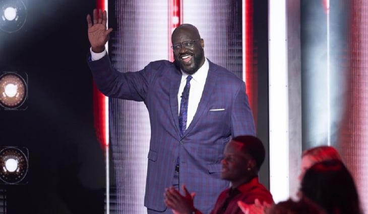 Shaquille O´Neal regaló tenis en Ecatepec y su marca se venderá en México