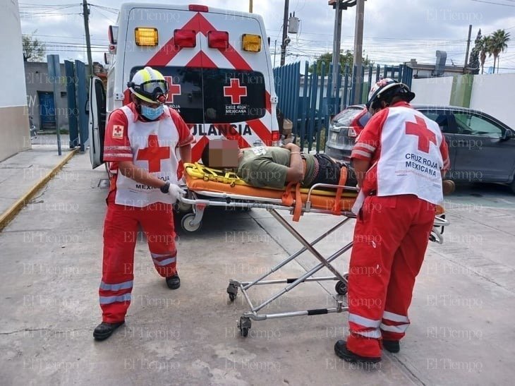 Motociclista se estrellara contra camioneta en Castaños