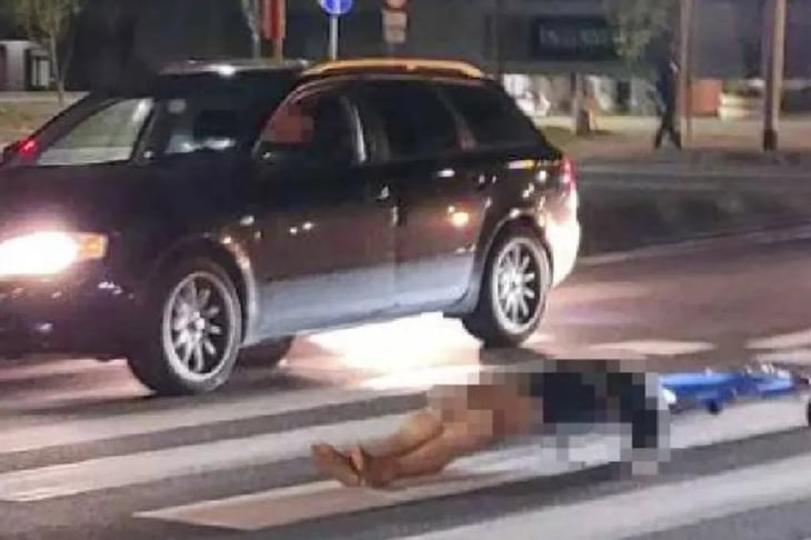 Cae cadáver de una carroza en medio del tránsito